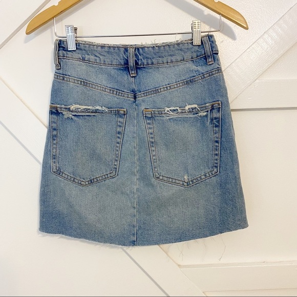 Zara Distressed Mini Denim Skirt Light Wash XS - Picture 4 of 8